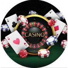 Antarmuka aplikasi t6slot menampilkan menu utama dengan pilihan Liga 1, live-dealer tables, dan slot games